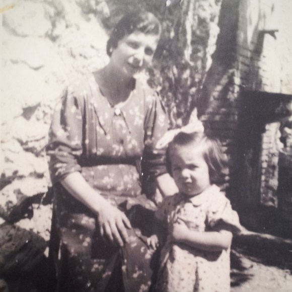 Savina e Maria Teresa, Scandriglia, 1939, Fondo Famiglia De Gregori - Ventura