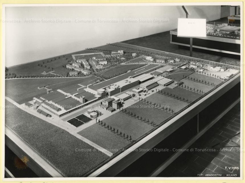 CID, Centro Informazione Documentazione Torviscosa, Archivio storico Snia Viscosa, Plastico della Cisa Viscosa di Rieti, 1964, Foto di Vincenzo Aragozzini