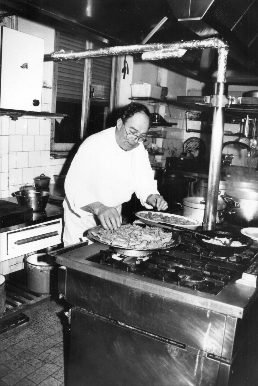 Archivio privato di Adelmo Renzi, Ristorante del teatro Flavio Vespasiano